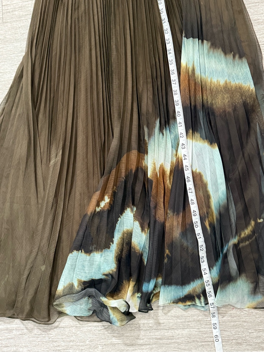 AMUR Sue Pleated Maxi Gown Brown Abstract Print Sustainable Formal Dress Size 0 - Picture 4 of 7